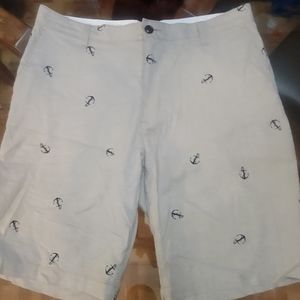MENS DOCKERS SHORTS/ANCHOR DESIGN  SIZE 33